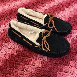 UGG Women’s Dakota Wool Slippers